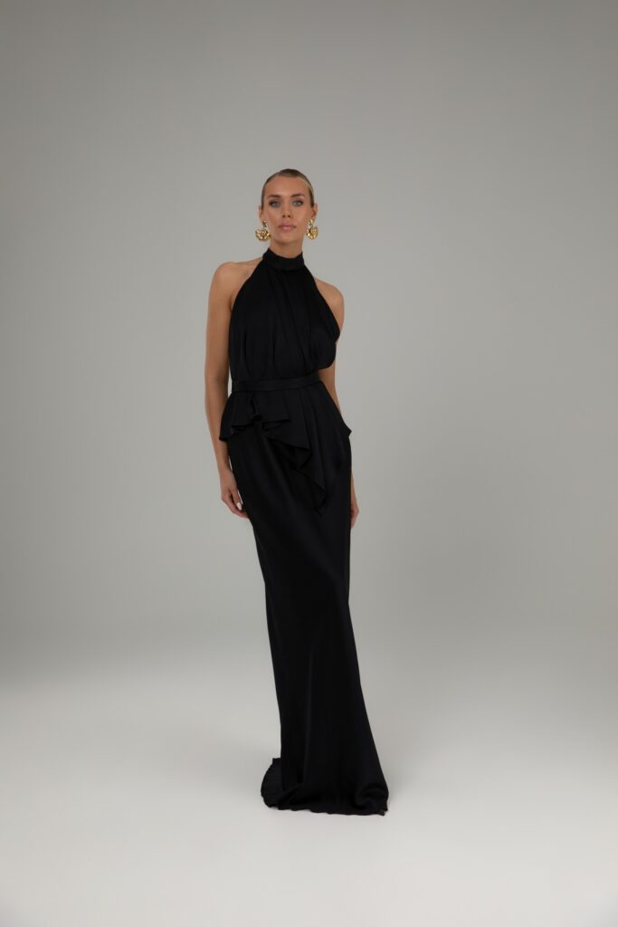 Elegantiška maxi juoda proginė suknelė 2025