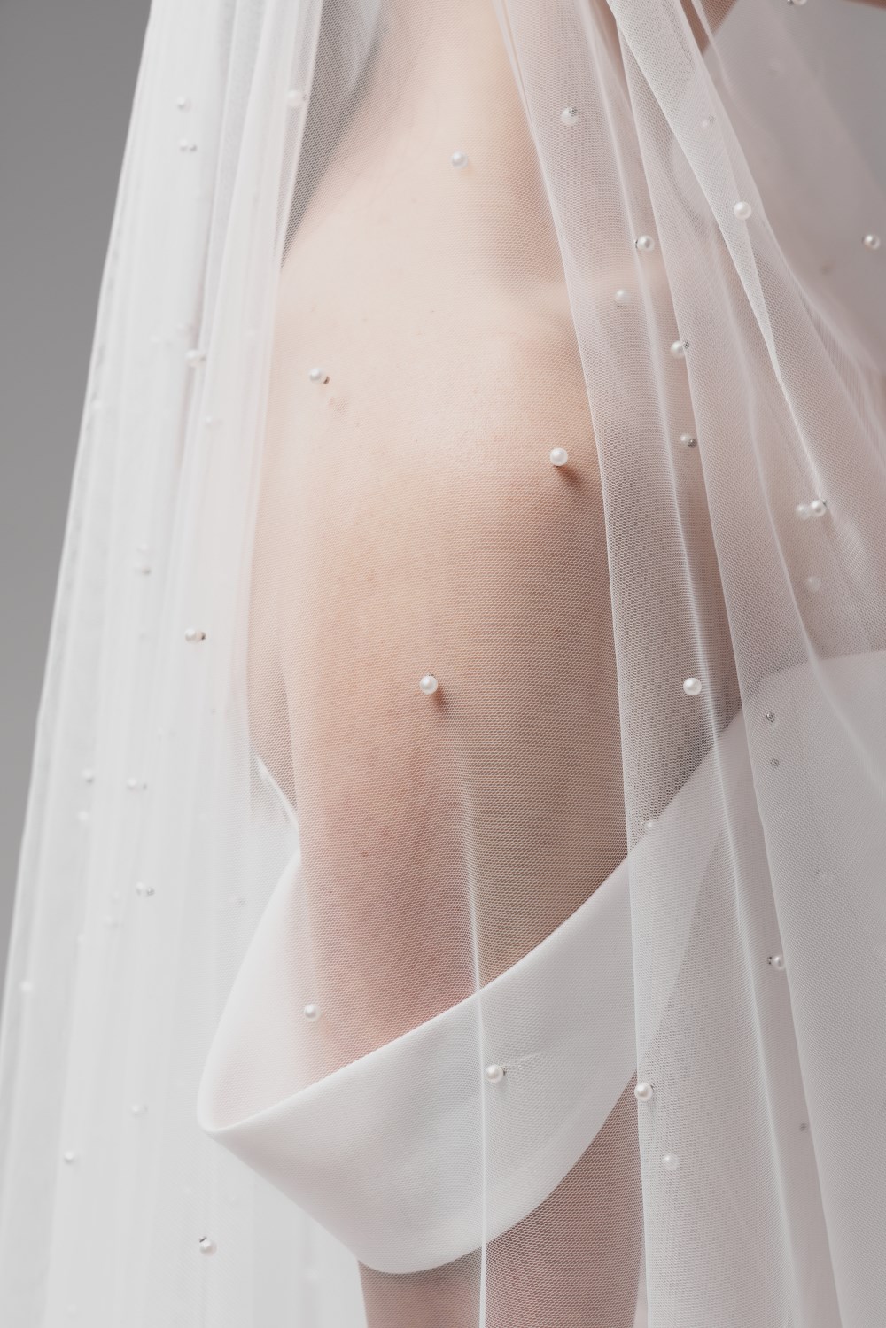 Long Bridal Veil Decorated with Pearls