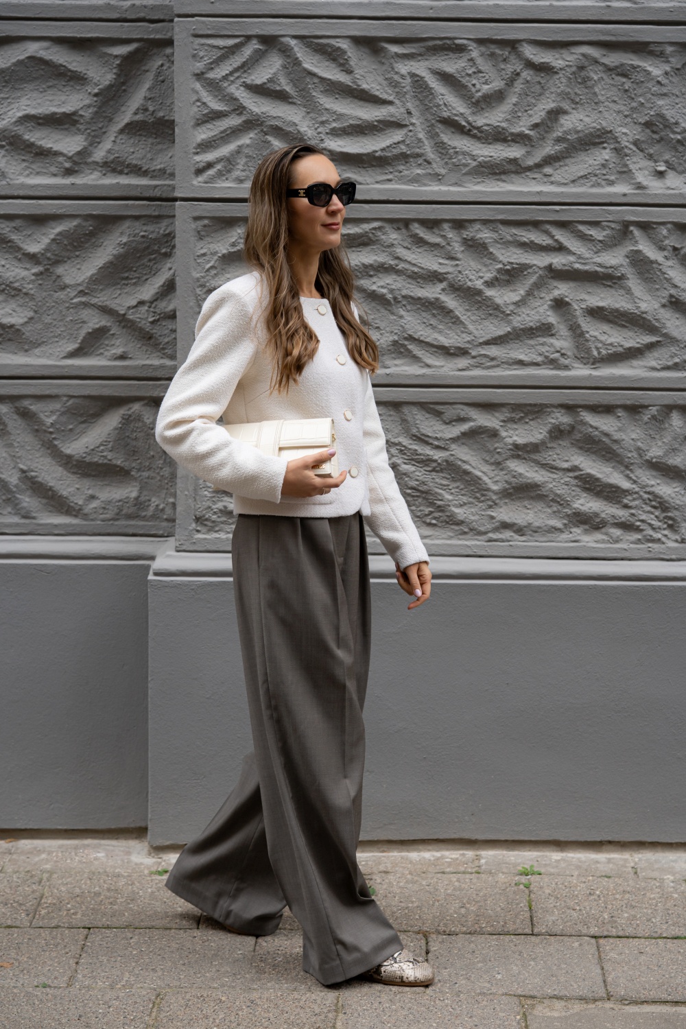 Baltas trumpas klasikinis švarkelis